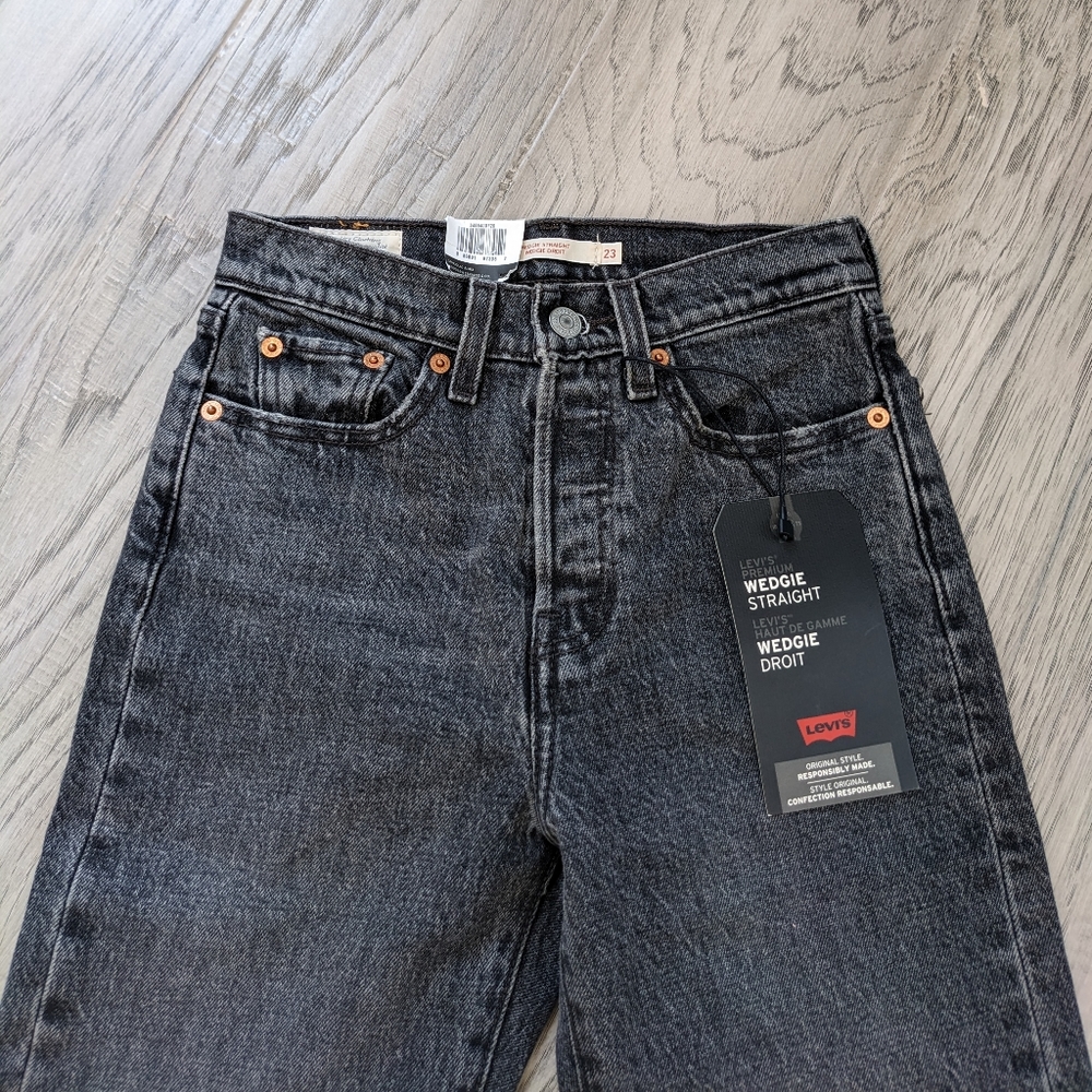 NWT Levi's Wedgie Straight Jeans 28L - Picture 5 of 9